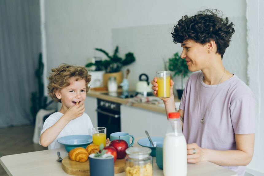 11 simple hints for feeding your child a healthy diet