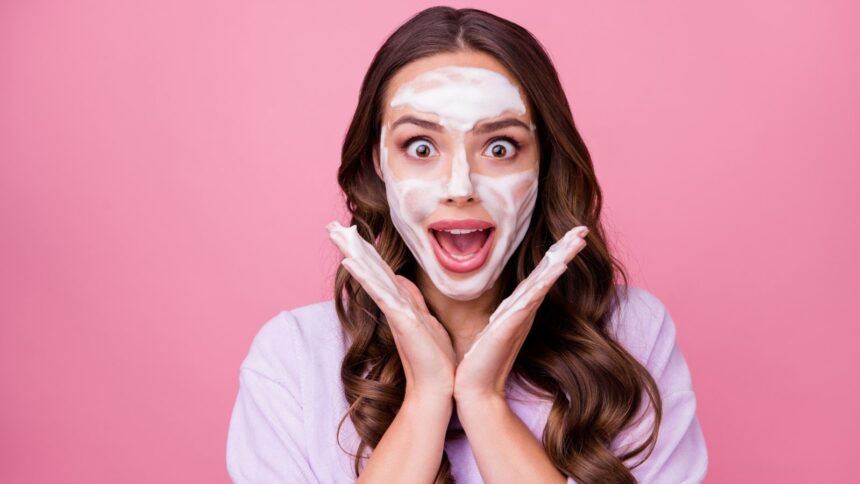 Myntra Fashion Carnival 2025: Save at least 35% with the best cleanser and enjoy stain-free skin